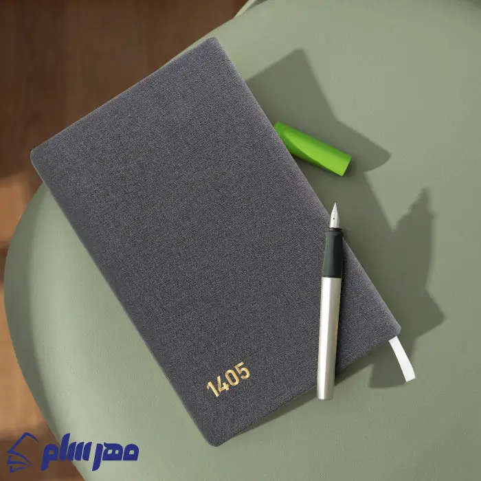 سررسید اروپایی 1405 کتان فیلی 24 سررسید کتان